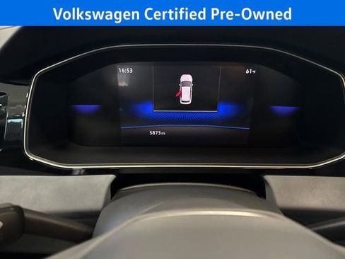 Certified 2025 Volkswagen Jetta SE w/ Sunroof Package image 20
