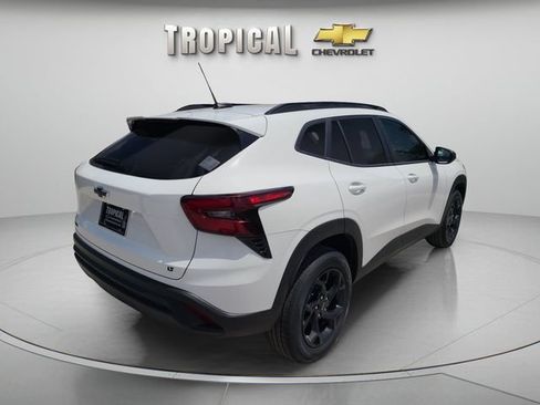 New 2026 Chevrolet Trax LT w/ Midnight Edition FWD image 5