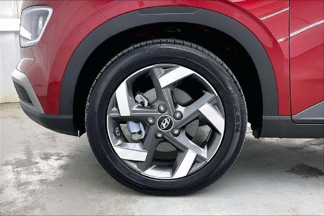 Used 2025 Hyundai Venue SEL FWD image 10