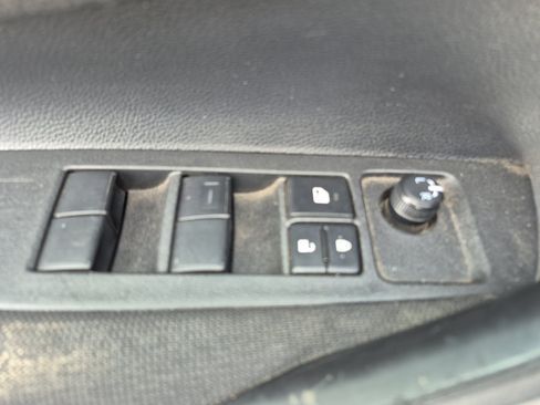 Used 2025 Toyota Corolla LE FWD image 15