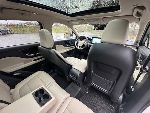 Used 2025 Lincoln Corsair AWD w/ Equipment Group 101A image 29