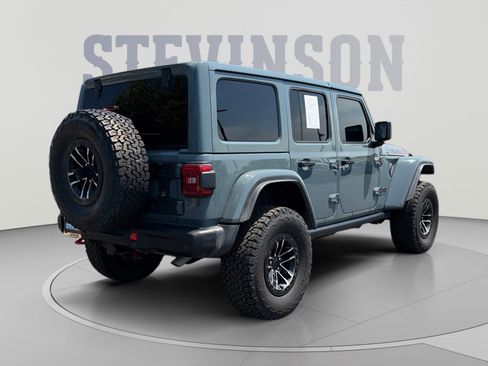 Used 2025 Jeep Wrangler Unlimited Rubicon AWD/4WD image 3