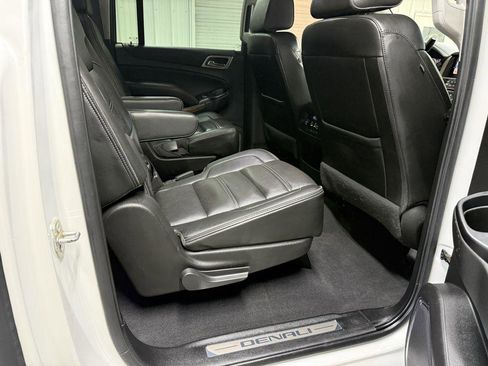 Used 2020 GMC Yukon XL Denali w/ Denali Ultimate Package AWD/4WD image 36