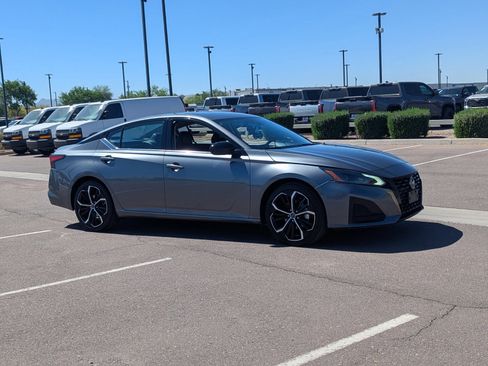 Used 2023 Nissan Altima 2.5 SR image 7