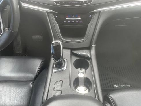 Used 2017 Cadillac XT5 Luxury AWD/4WD image 11