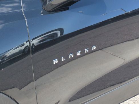 Certified 2025 Chevrolet Blazer LT AWD/4WD image 30
