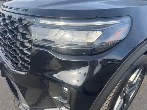 Used 2025 Ford Explorer ST-Line w/ ST-Line Street Pack image 24