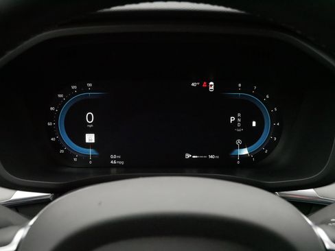 Used 2023 Volvo XC60 B5 Core image 21