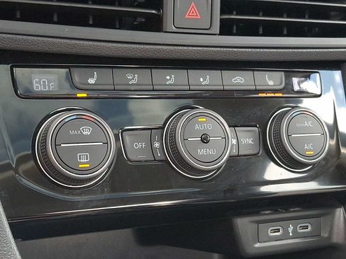 Certified 2023 Volkswagen Jetta SE FWD image 14