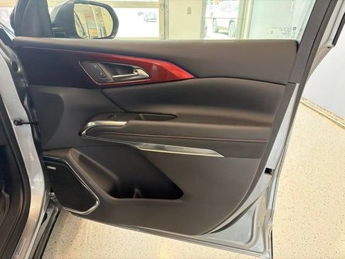 Used 2025 Chevrolet Traverse RS w/ LPO, Floor Liner Package AWD/4WD image 48