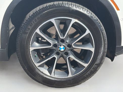 Used 2018 BMW X5 xDrive40e AWD/4WD image 11