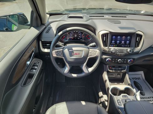 Used 2024 GMC Terrain Denali w/ Denali Premium Package AWD/4WD image 11