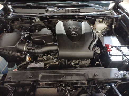 Used 2023 Toyota Tacoma TRD Off-Road image 17