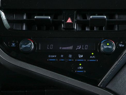 Used 2024 Toyota Camry SE FWD image 17