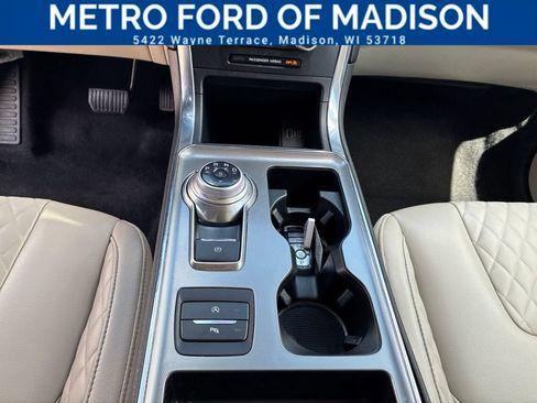Used 2024 Ford Edge Titanium AWD/4WD image 16