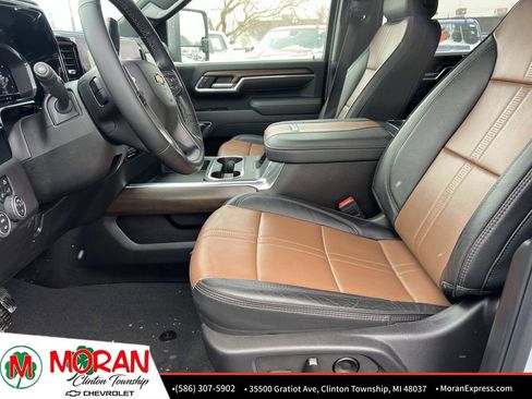 Certified 2025 Chevrolet Silverado 3500 High Country w/ High Country Premium Package image 19