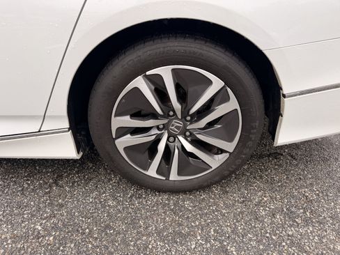 Certified 2021 Honda Accord EX image 8