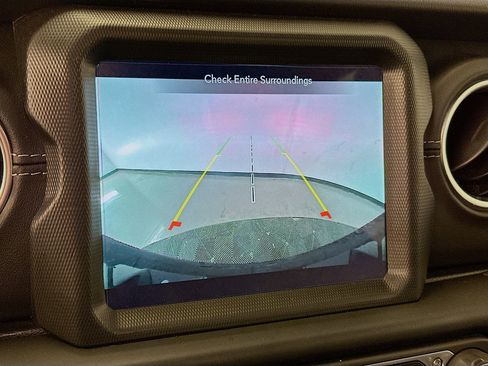 Used 2021 Jeep Wrangler Sahara image 23