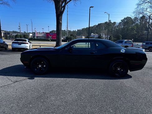 Used 2023 Dodge Challenger SXT image 7