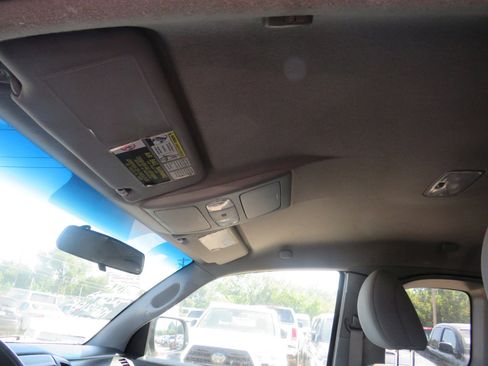 Used 2015 Toyota Tacoma PreRunner image 24