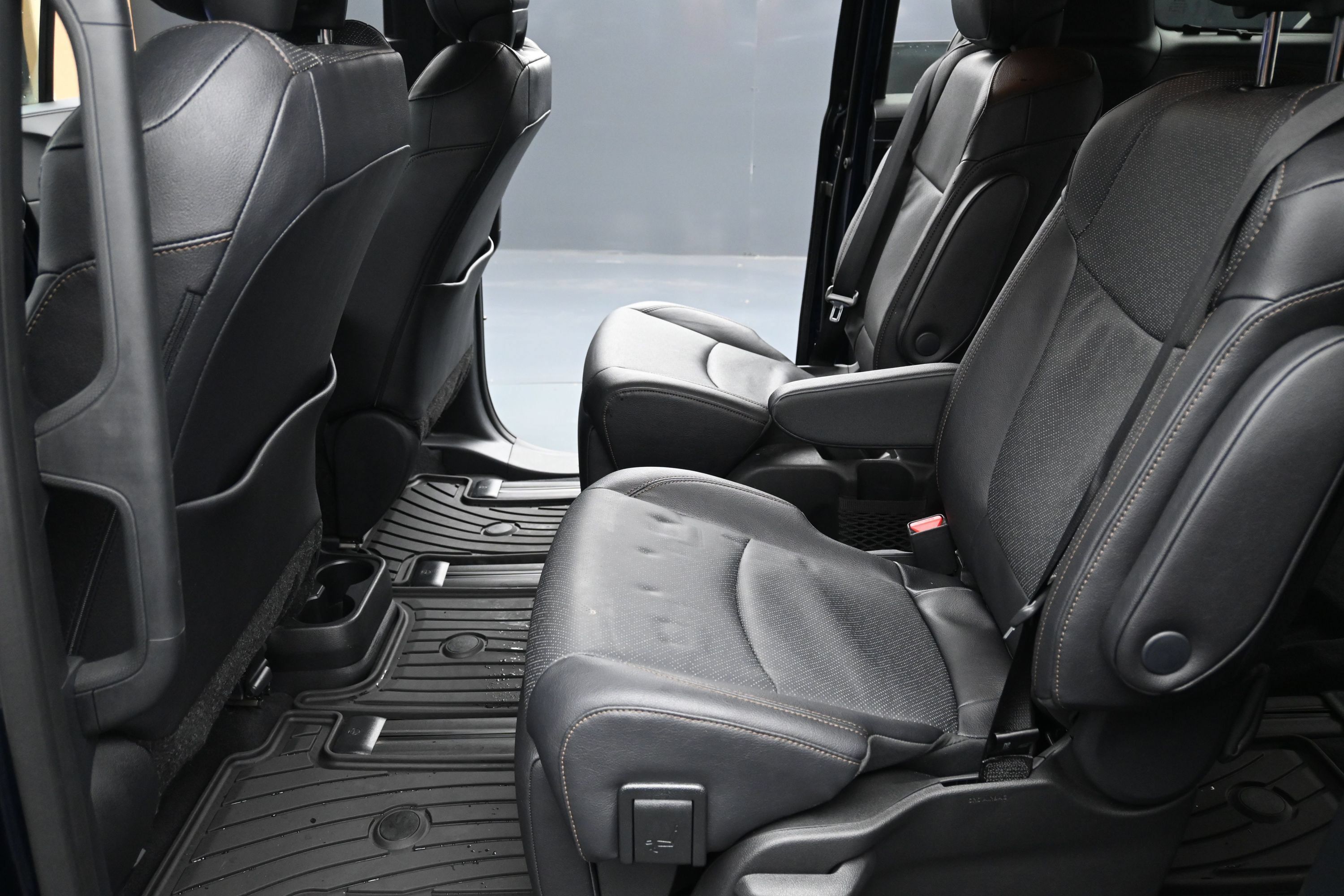 Used 2026 Toyota Sienna Limited FWD image 23