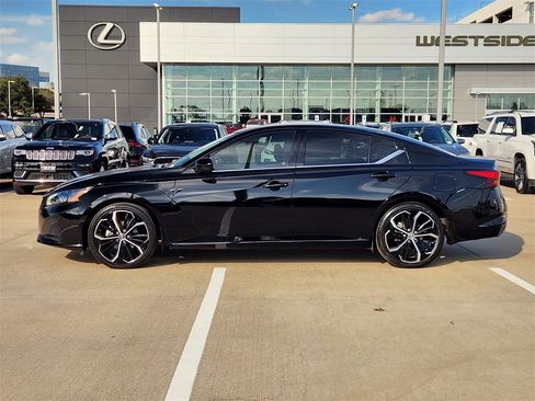 Used 2023 Nissan Altima 2.5 SR image 4