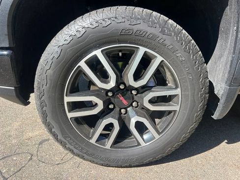 Used 2023 GMC Sierra 1500 AT4 AWD/4WD image 5