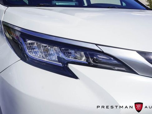Used 2024 Toyota Sienna XLE image 15