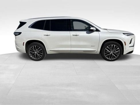 Used 2025 Buick Enclave Avenir w/ Super Cruise Package image 6