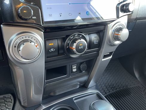 Used 2016 Toyota 4Runner SR5 RWD image 28