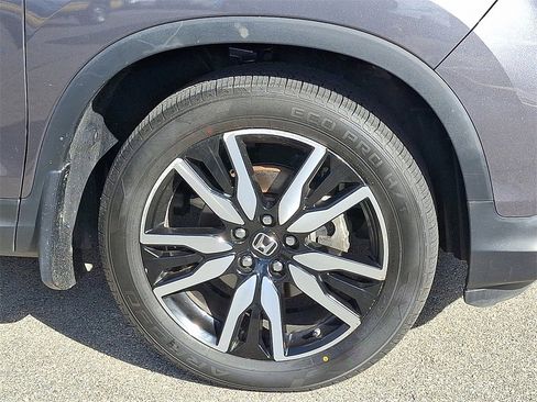 Used 2019 Honda Pilot Touring image 8