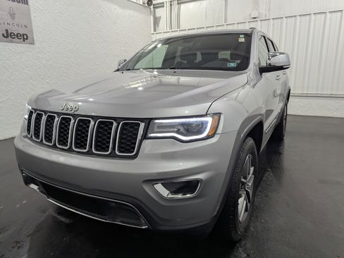 Used 2021 Jeep Grand Cherokee Limited w/ Premium Lighting Group image 2