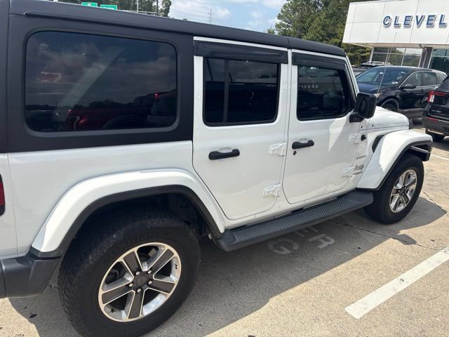 Used 2018 Jeep Wrangler Unlimited Sahara AWD/4WD image 17