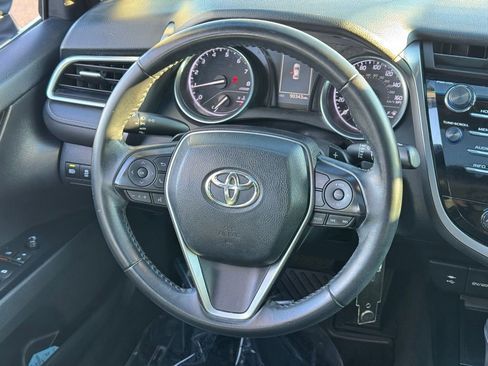 Used 2018 Toyota Camry SE w/ Moonroof Package image 18