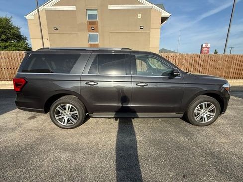 Used 2024 Ford Expedition Max Limited image 4