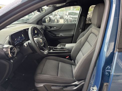 Used 2025 Chevrolet Equinox LT image 28