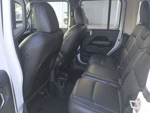 Certified 2018 Jeep Wrangler Unlimited Sahara AWD/4WD image 8