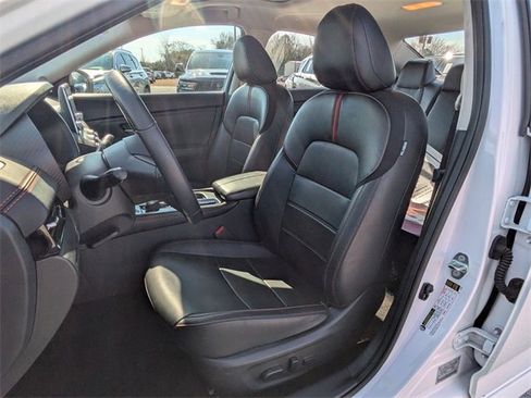 Used 2025 Nissan Sentra SR w/ SR Premium Package image 12