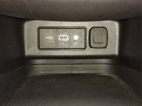 Used 2024 Chevrolet Equinox LT FWD image 21