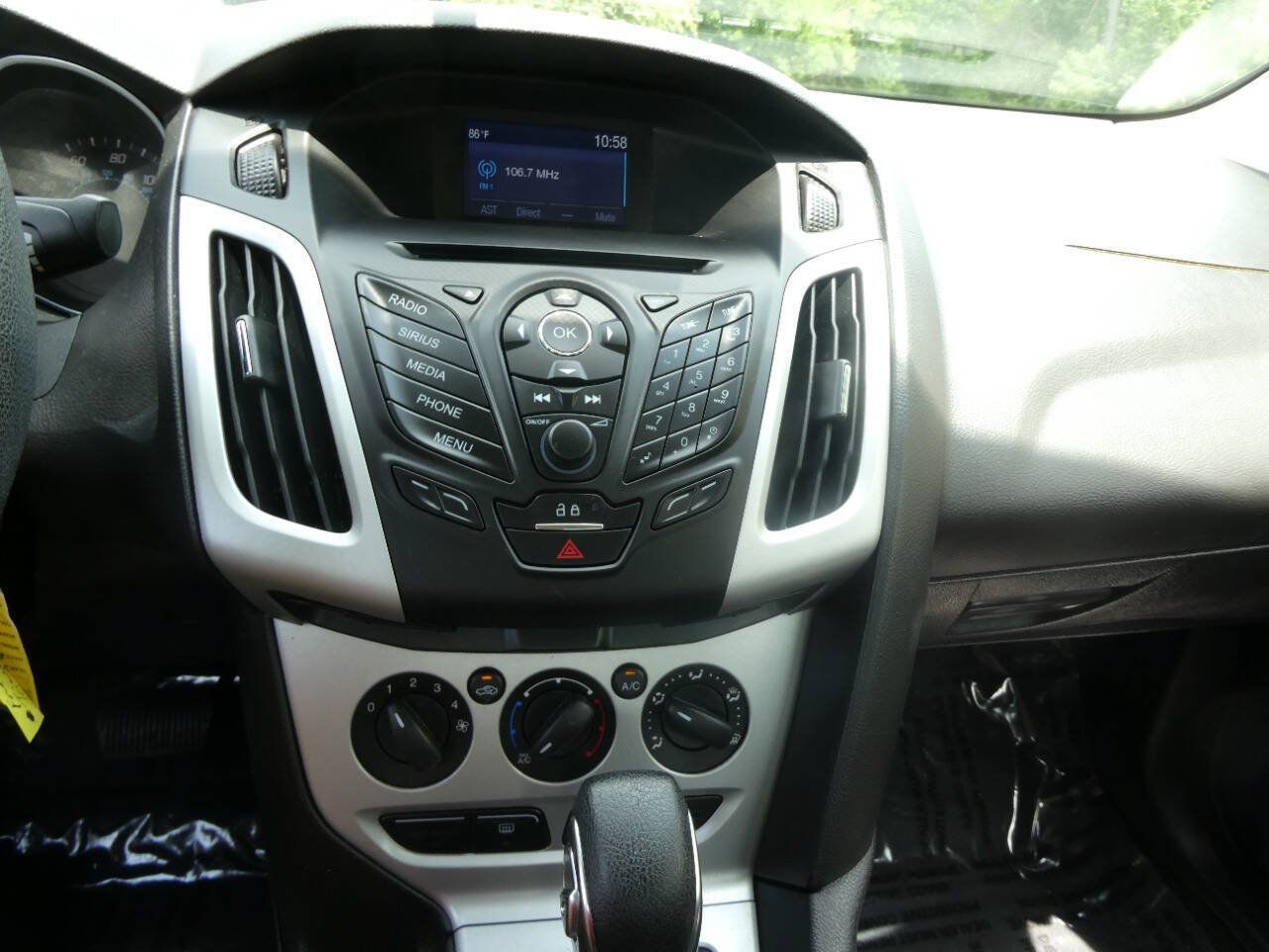 Used 2014 Ford Focus SE w/ Interior Protection Package FWD image 13