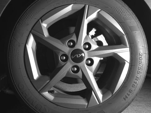 Used 2025 Kia K4 LXS image 14