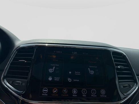 Used 2021 Jeep Grand Cherokee Limited image 17