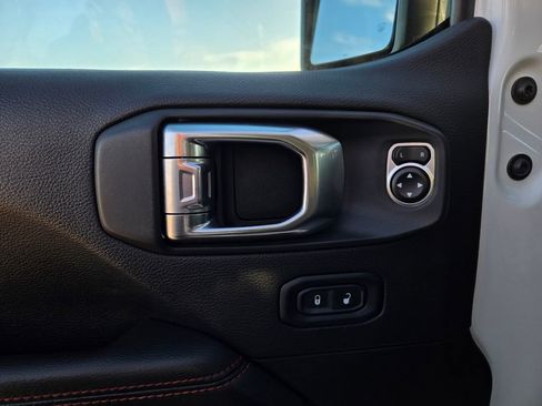 Used 2020 Jeep Gladiator Rubicon image 15