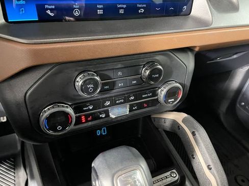 Certified 2024 Ford Bronco Outer Banks w/ Sasquatch Package AWD/4WD image 9