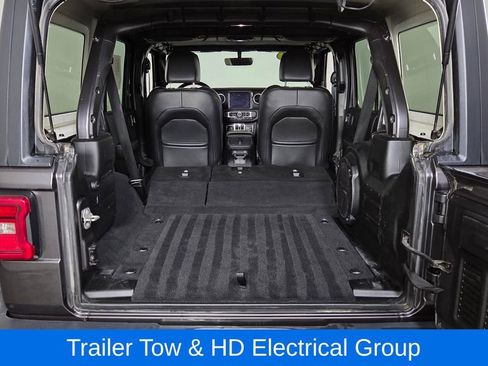 Used 2018 Jeep Wrangler Unlimited Sahara image 12