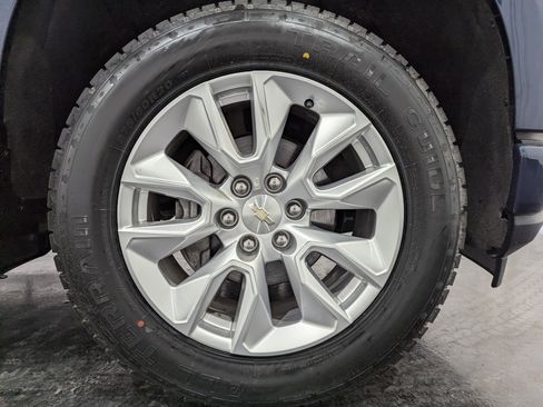 Used 2020 Chevrolet Silverado 1500 Custom w/ Custom Value Package image 6