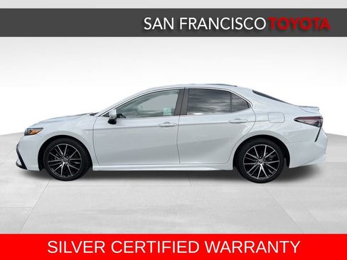Used 2023 Toyota Camry SE image 2