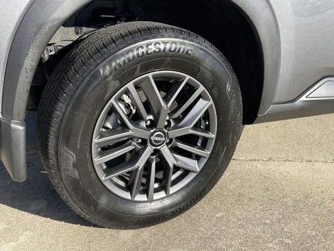 Used 2024 Nissan Rogue S image 7