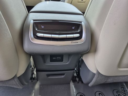 Used 2020 Cadillac XT6 Premium Luxury FWD image 14