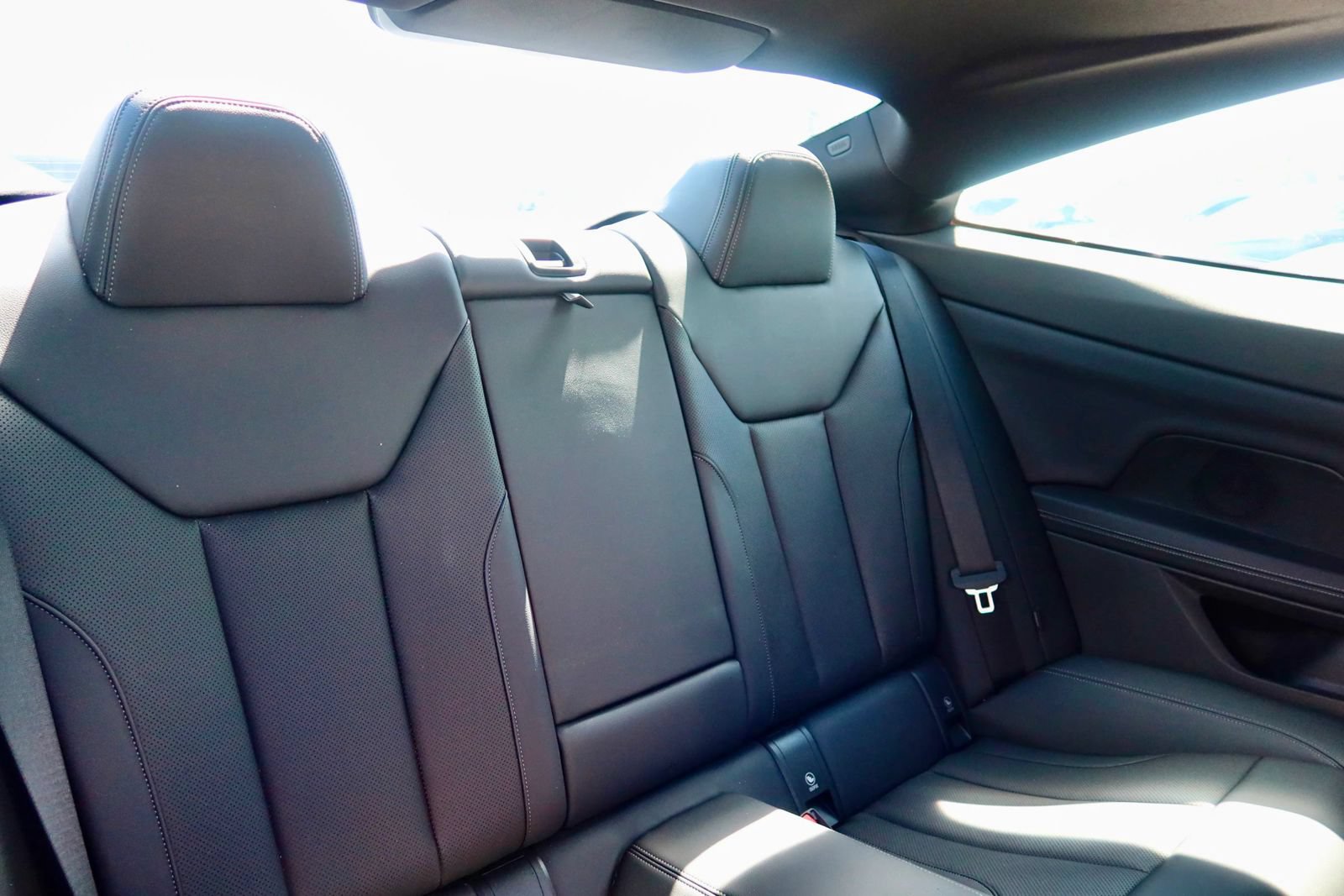Used 2022 BMW 430i Coupe w/ Convenience Package RWD image 20